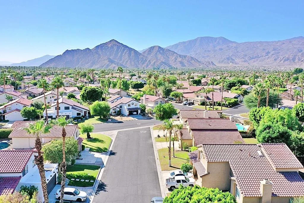 49035 Serenata Court, La Quinta, California 92253 home-pic-75