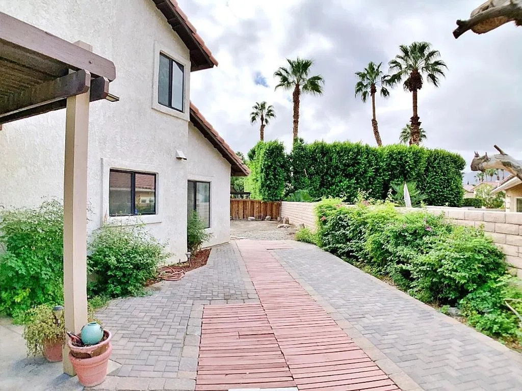 49035 Serenata Court, La Quinta, California 92253 home-pic-64