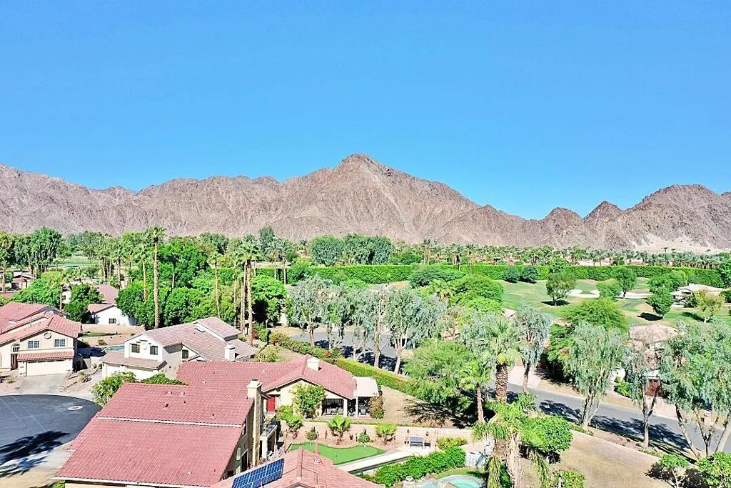 49035 Serenata Court, La Quinta, California 92253 home-pic-71