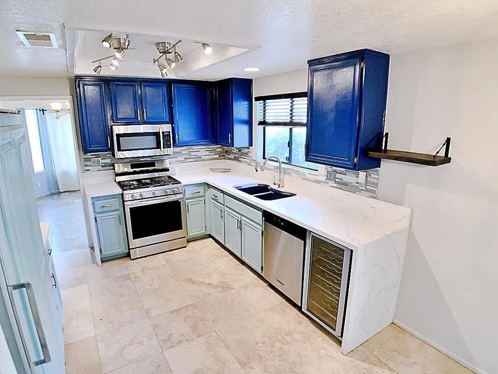 49035 Serenata Court, La Quinta, California 92253 home-pic-12