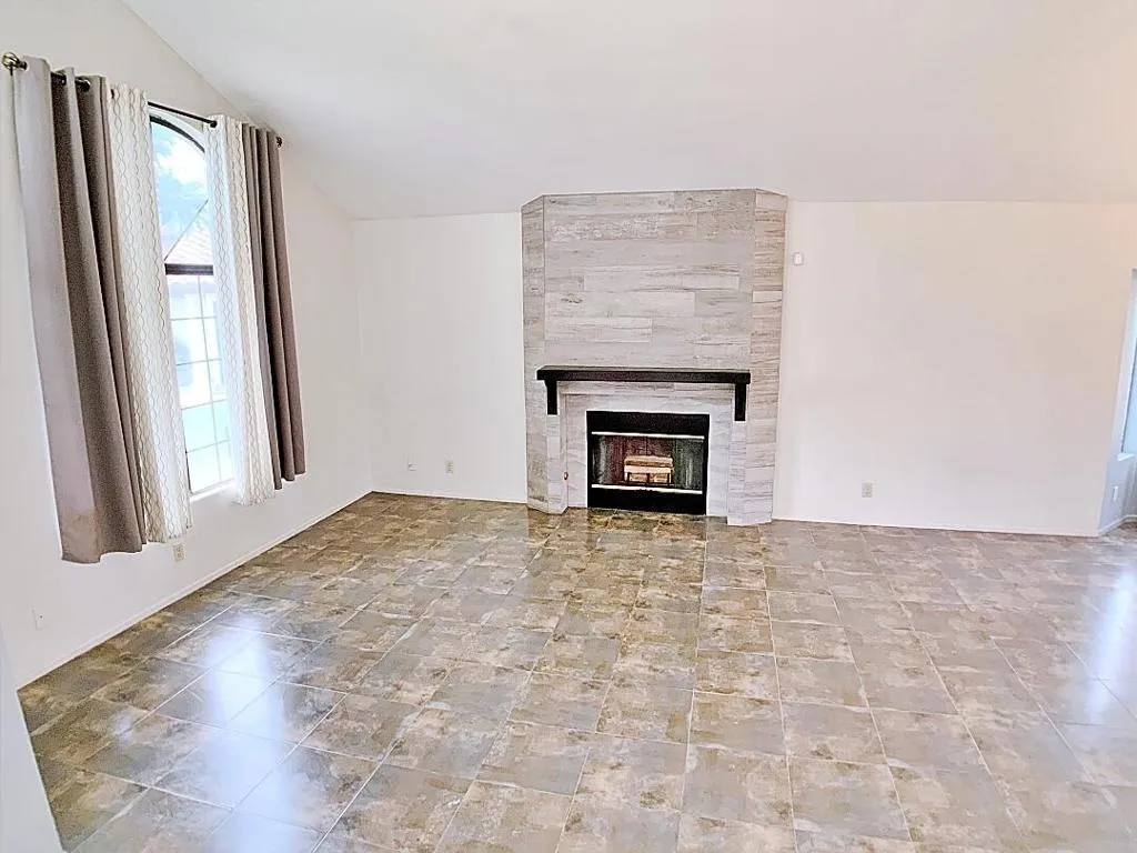 49035 Serenata Court, La Quinta, California 92253 home-pic-5