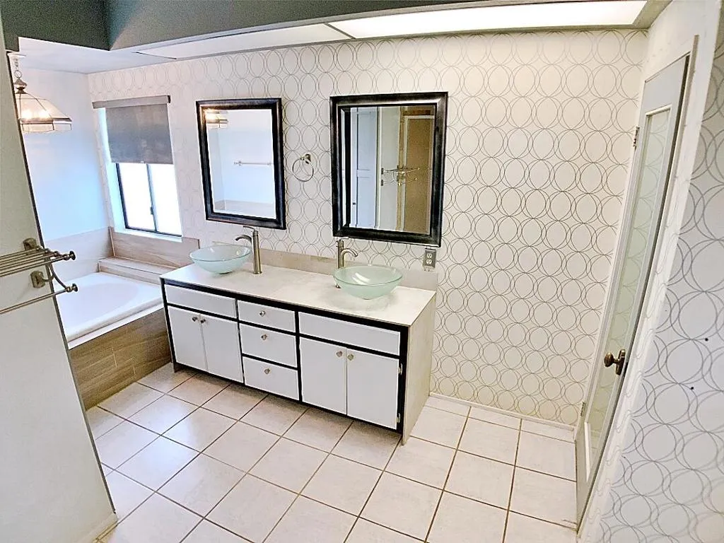 49035 Serenata Court, La Quinta, California 92253 home-pic-35