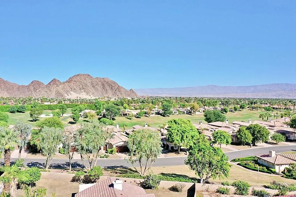 49035 Serenata Court, La Quinta, California 92253 home-pic-65