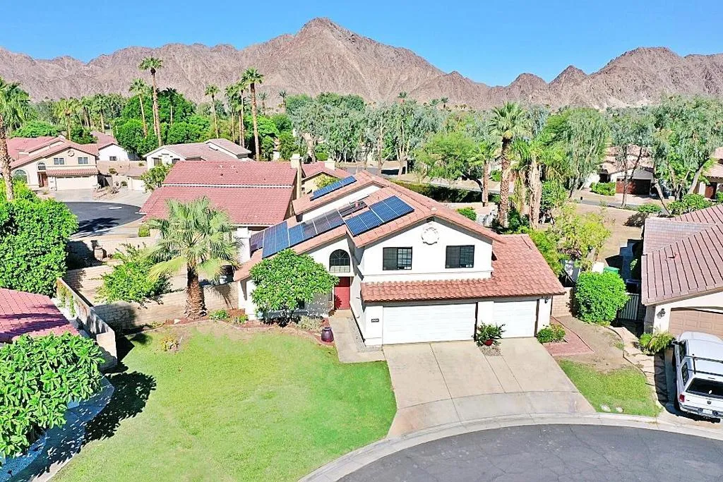 49035 Serenata Court, La Quinta, California 92253 home-pic-69