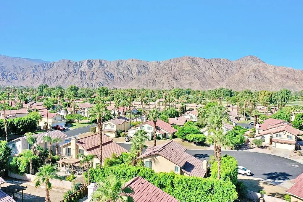 49035 Serenata Court, La Quinta, California 92253 home-pic-73