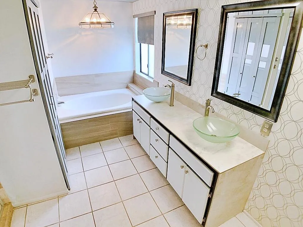 49035 Serenata Court, La Quinta, California 92253 home-pic-3