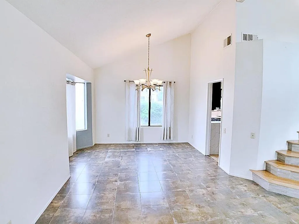 49035 Serenata Court, La Quinta, California 92253 home-pic-10