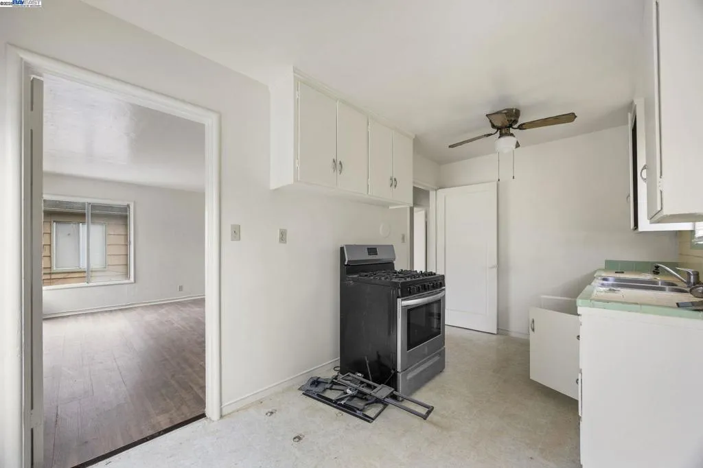 2774 Sacramento St, Berkeley, California 94702 home-pic-3