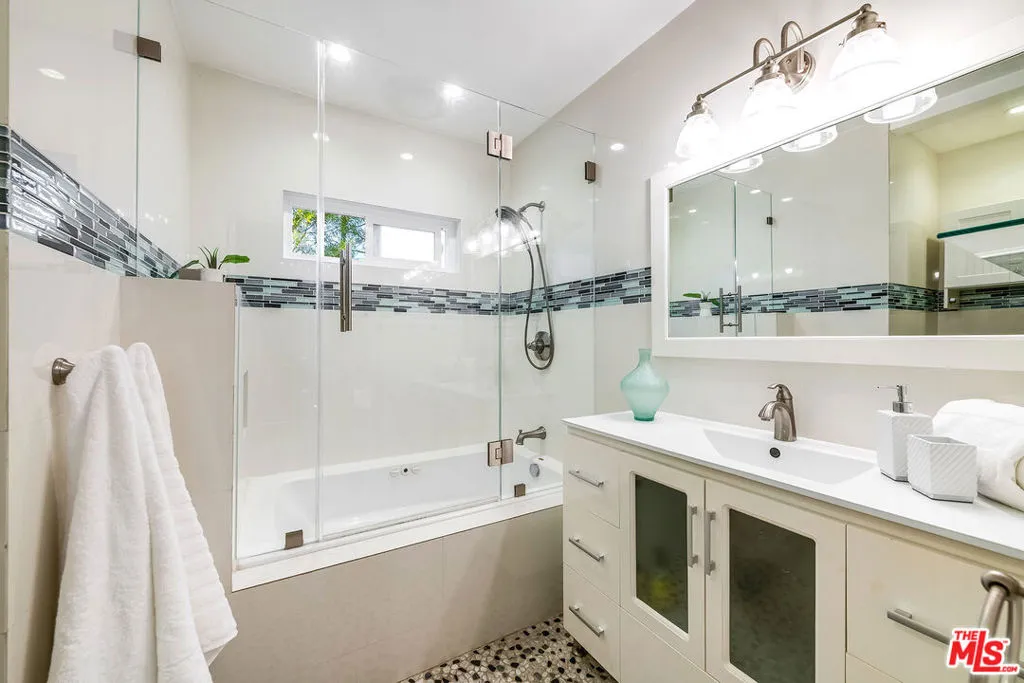 2446 Cheremoya Avenue, Los Angeles, California 90068 home-pic-28