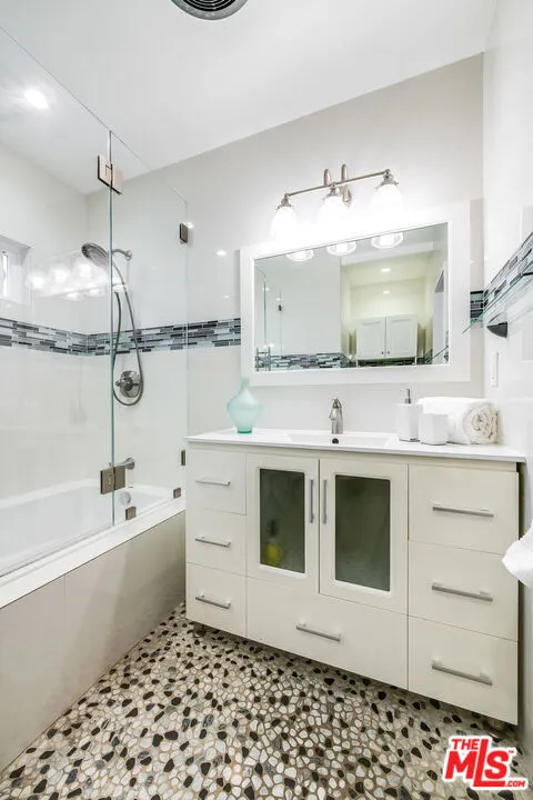 2446 Cheremoya Avenue, Los Angeles, California 90068 home-pic-29