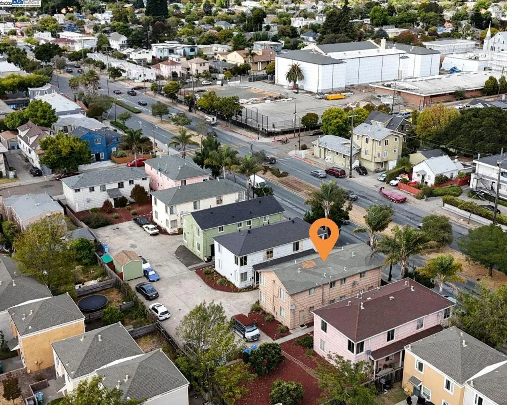 2782 Sacramento St, Berkeley, California 94702 home-pic-1