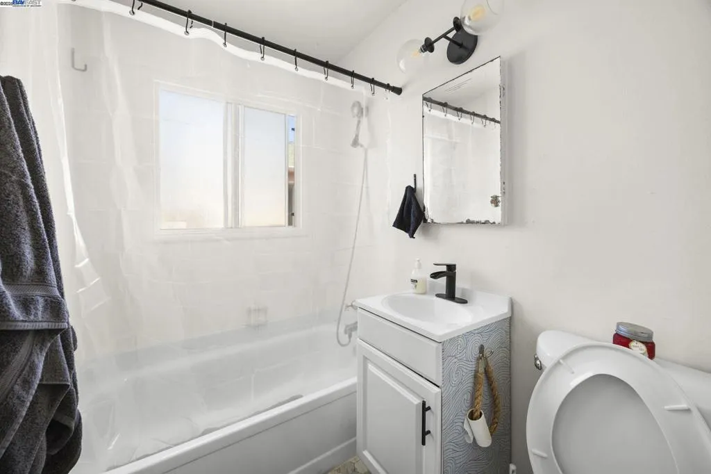 2790 Sacramento St, Berkeley, California 94702 home-pic-6