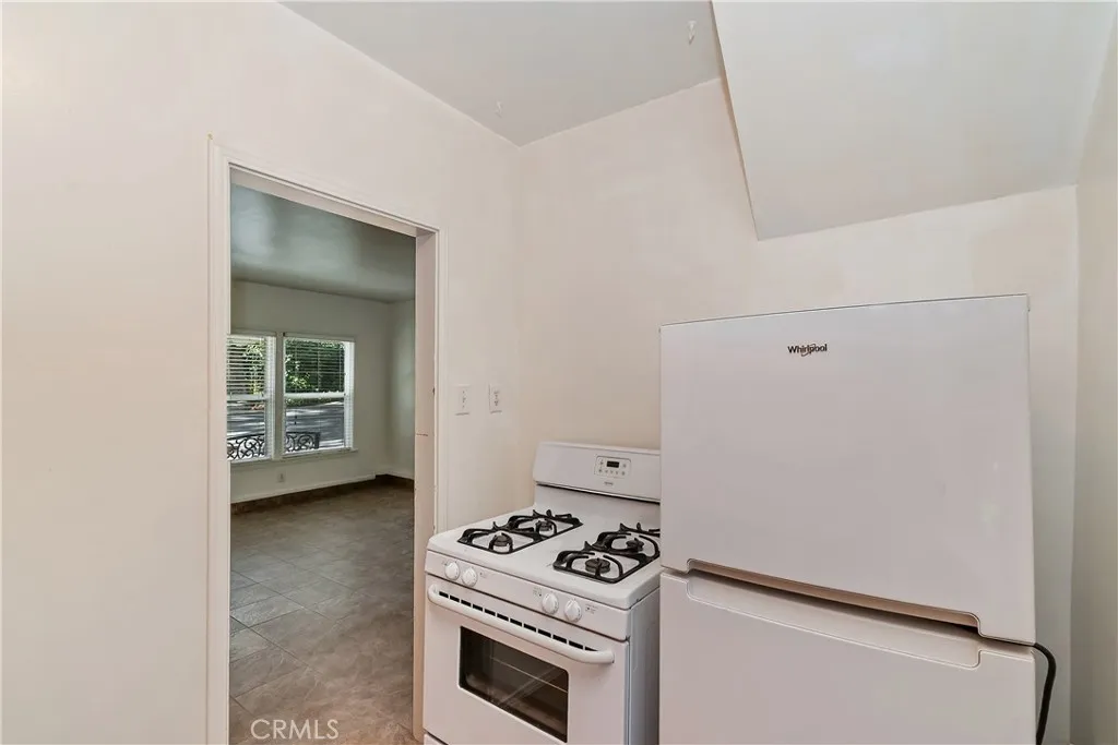 23581 Lake Drive, Crestline, California 92325 home-pic-39