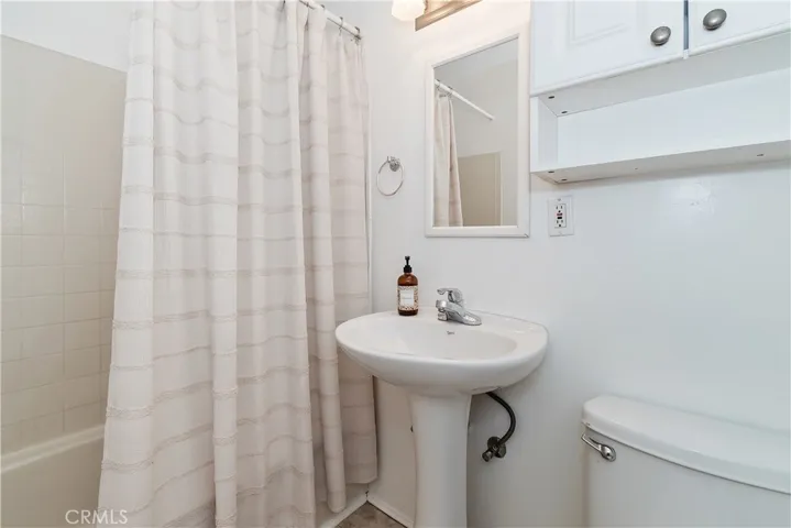 Full Bathroom in Main Home with tub..