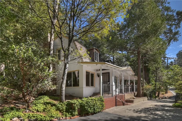 23581 Lake Drive, Crestline, California 92325
