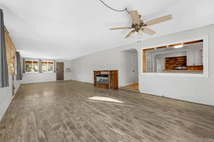 8273 Melrose Lane, El Cajon, California 92021