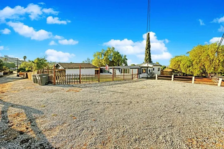 8273 Melrose Lane, El Cajon, California 92021