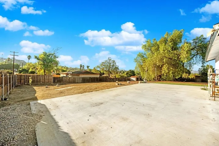 8273 Melrose Lane, El Cajon, California 92021
