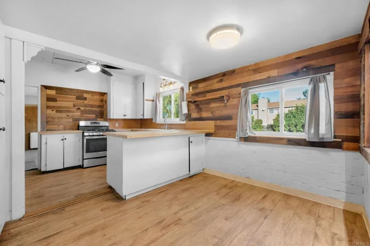 8273 Melrose Lane, El Cajon, California 92021