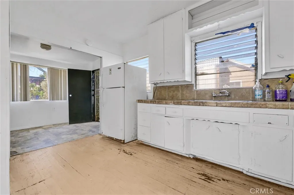 1143 1143 S Grande Vista, Los Angeles, California 90023 home-pic-8