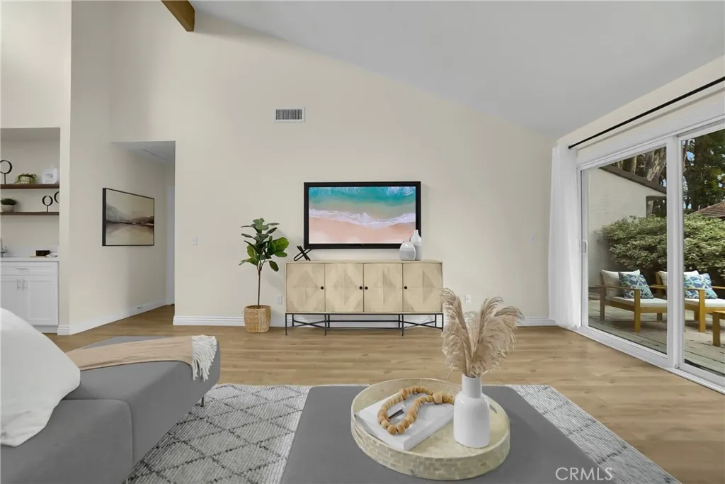 4 Dogwood N, Irvine, California 92612 home-pic-9