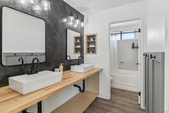 12650 Lakeshore Dr 115, Lakeside, California 92040