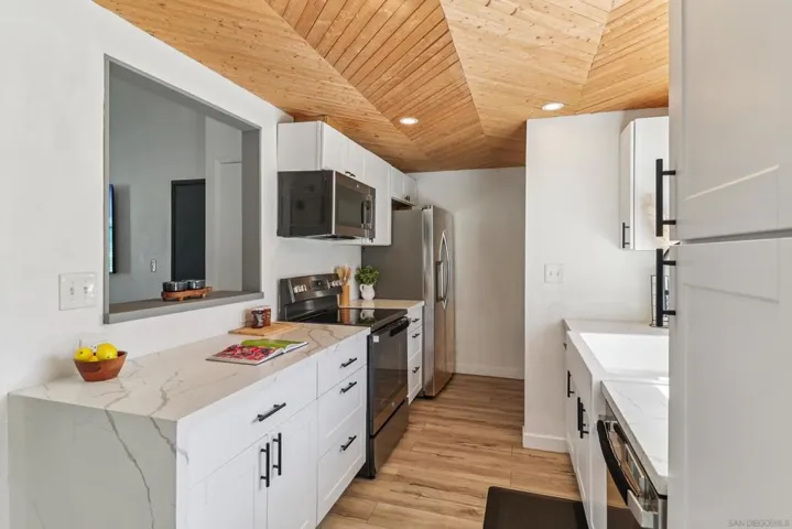 12650 Lakeshore Dr 115, Lakeside, California 92040
