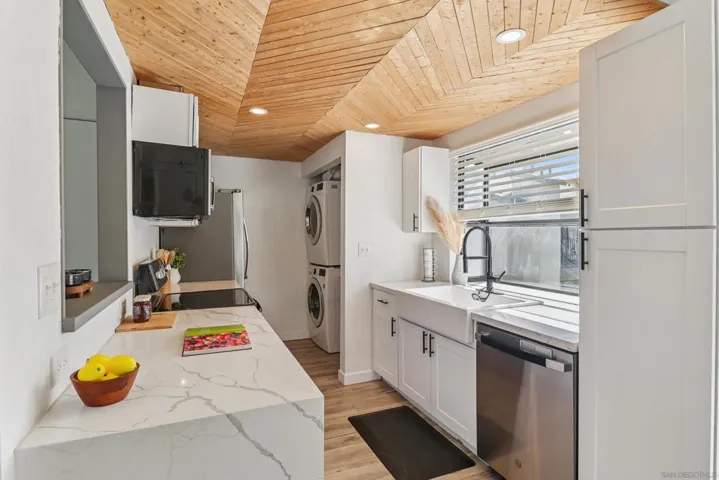 12650 Lakeshore Dr 115, Lakeside, California 92040