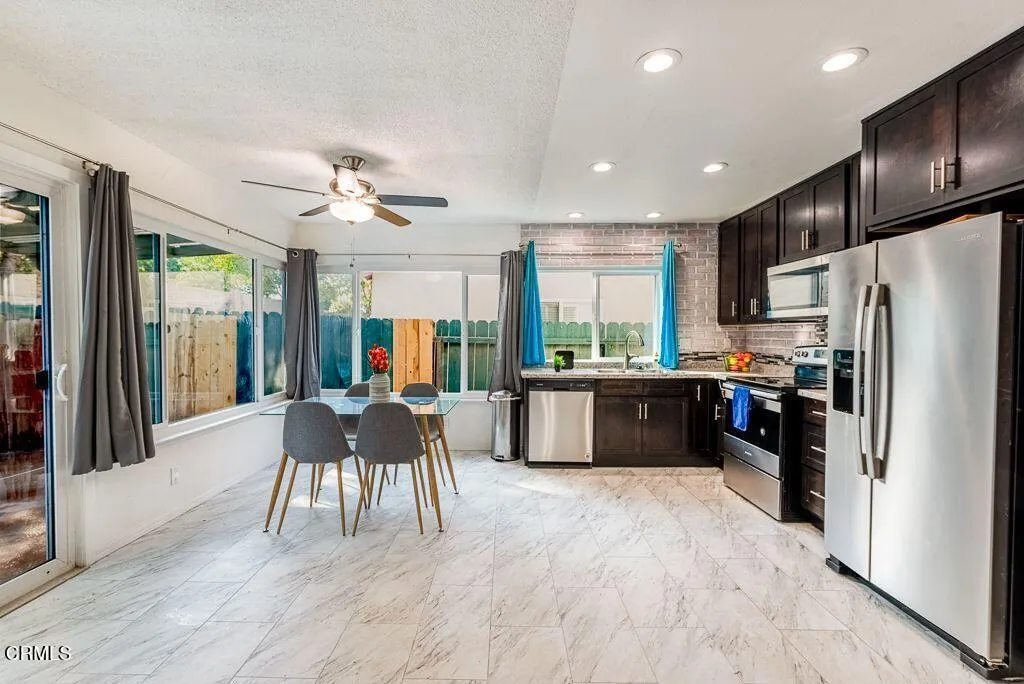 2250 N Goddard Avenue, Simi Valley, California 93063 home-pic-5