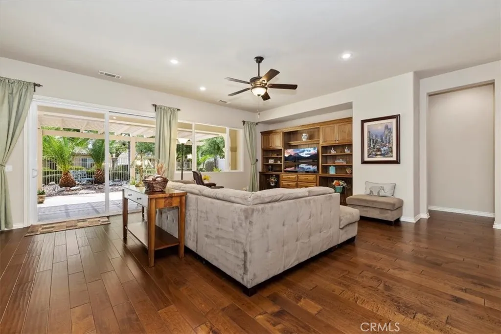 5655 Corte Vallarta, Hemet, California 92545 home-pic-13