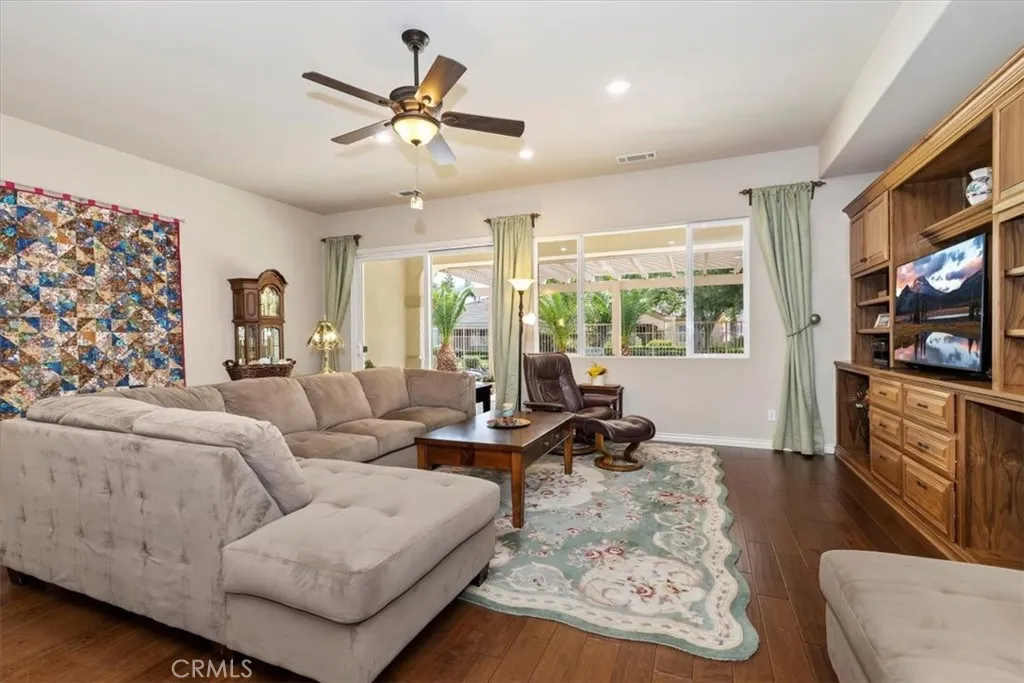 5655 Corte Vallarta, Hemet, California 92545 home-pic-14