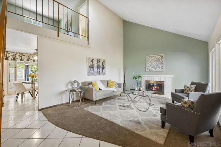 15541 Paseo Jenghiz, San Diego, California 92129