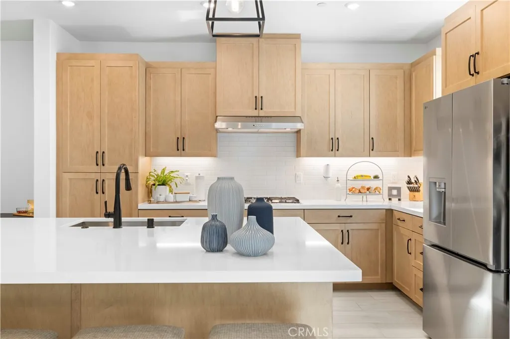 27318 Maverick Place, Valencia, California 91381 home-pic-7