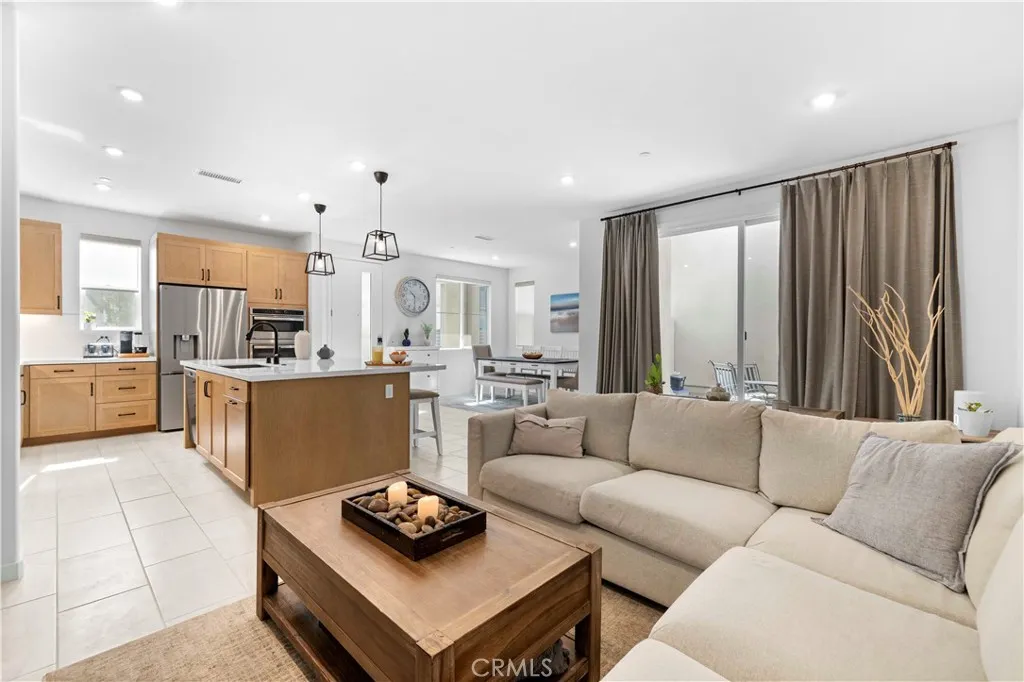 27318 Maverick Place, Valencia, California 91381 home-pic-14