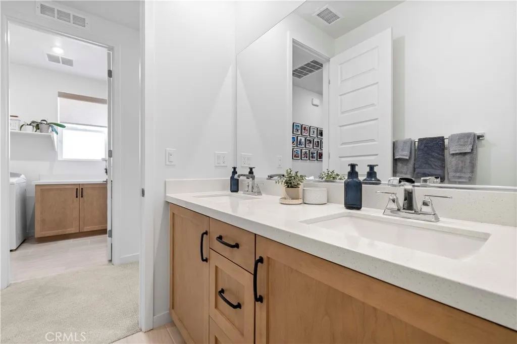 27318 Maverick Place, Valencia, California 91381 home-pic-26