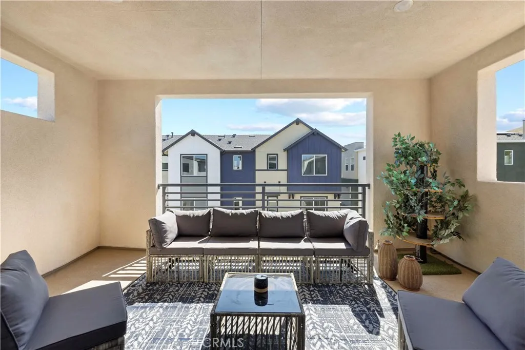 27318 Maverick Place, Valencia, California 91381 home-pic-40