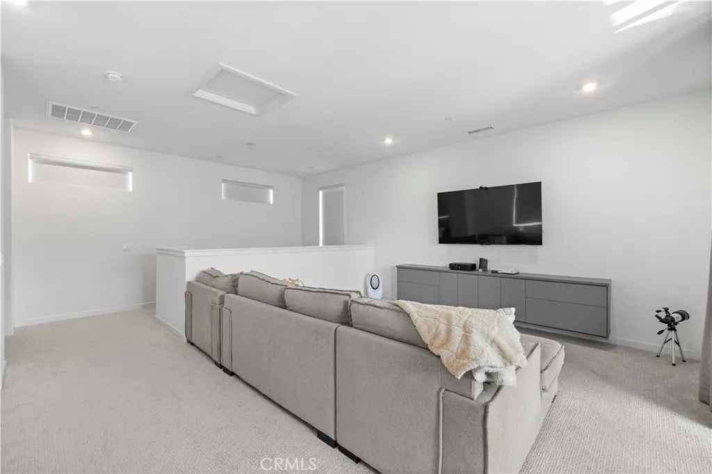 27318 Maverick Place, Valencia, California 91381 home-pic-37