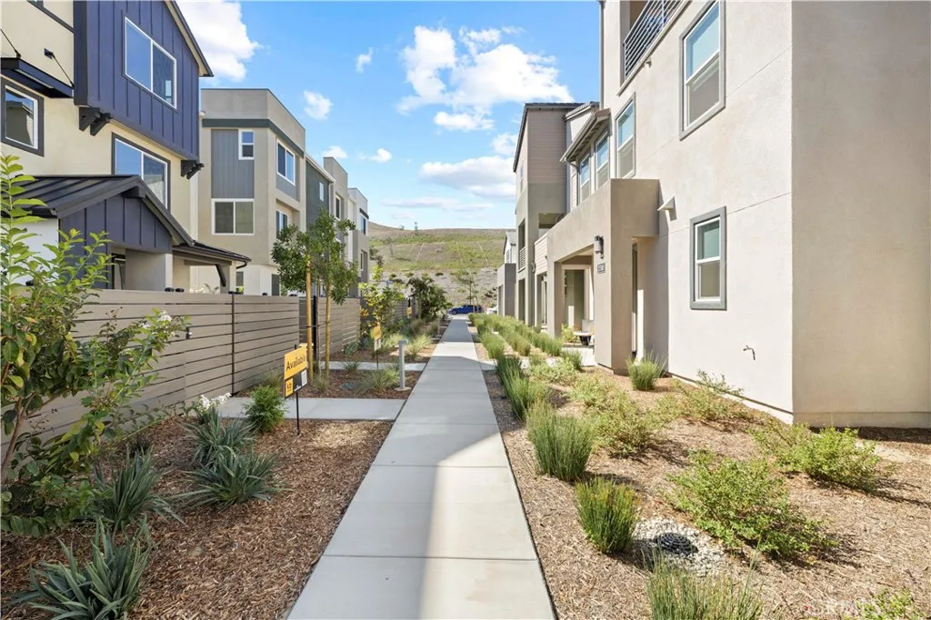 27318 Maverick Place, Valencia, California 91381 home-pic-44