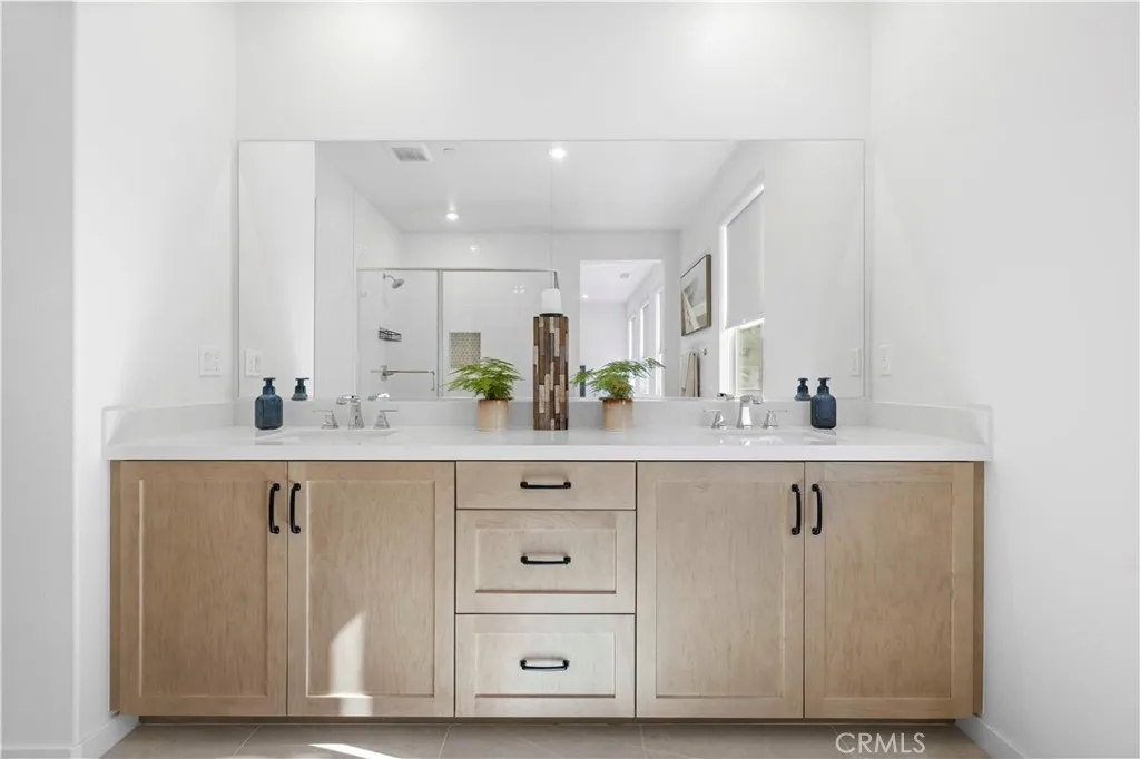 27318 Maverick Place, Valencia, California 91381 home-pic-33