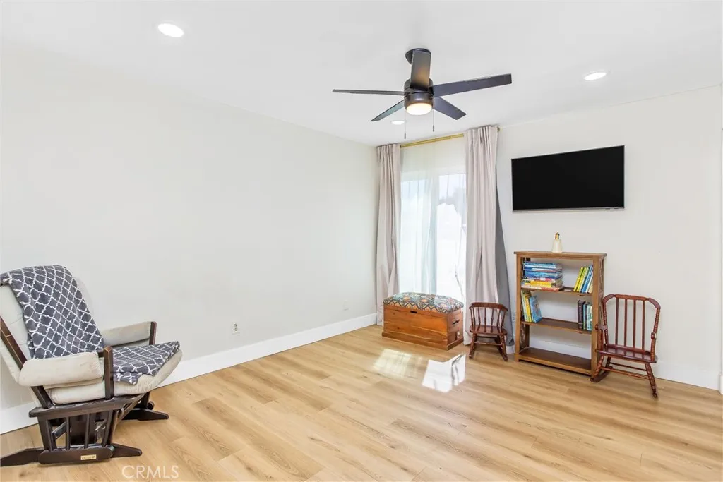 35688 Date, Yucaipa, California 92399 home-pic-16