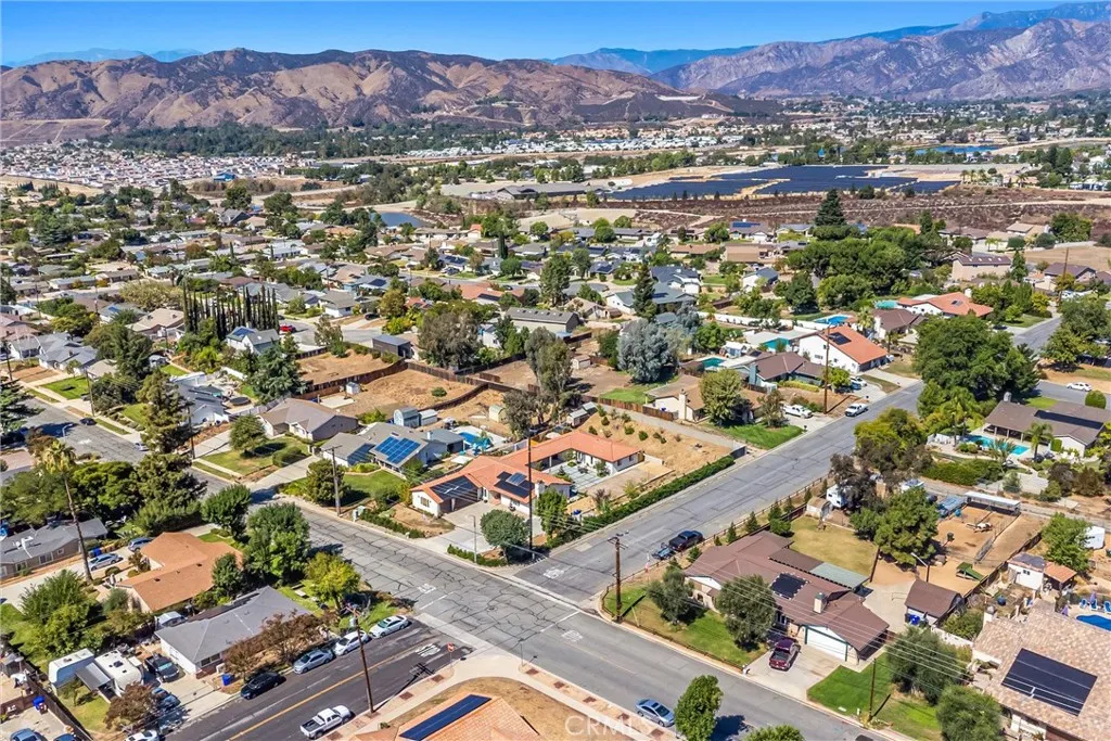 35688 Date, Yucaipa, California 92399 home-pic-52