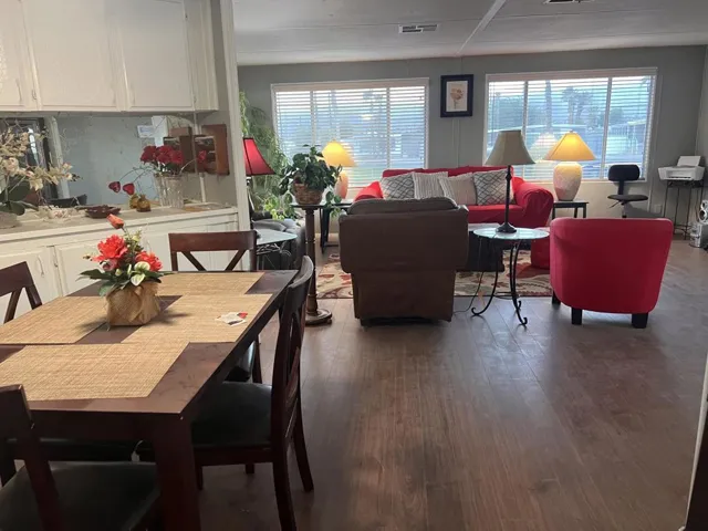 Dinner-Liiving Room