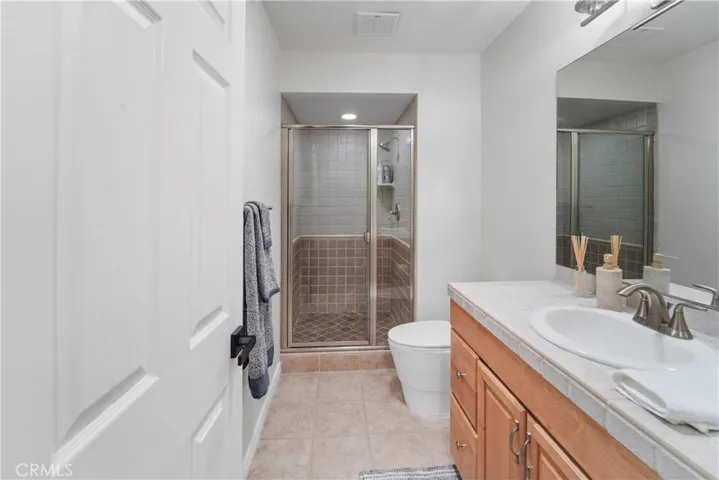Full Bathroom #2