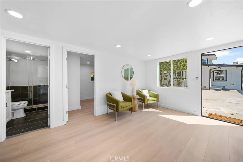 1249 S Burnside Ave, Los Angeles, California 90019 home-pic-34