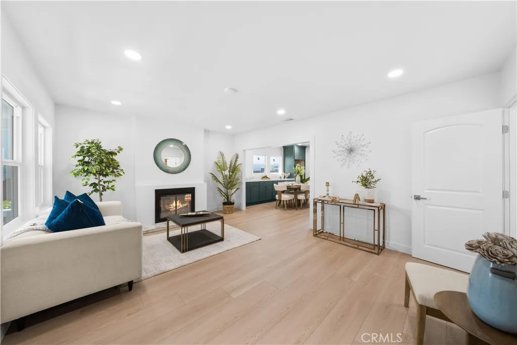 1249 S Burnside Ave, Los Angeles, California 90019 home-pic-6