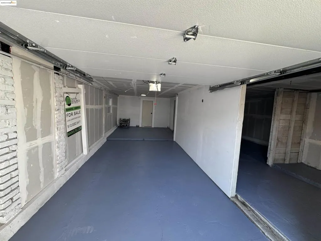 878 Athens Ave, Oakland, California 94607 home-pic-35