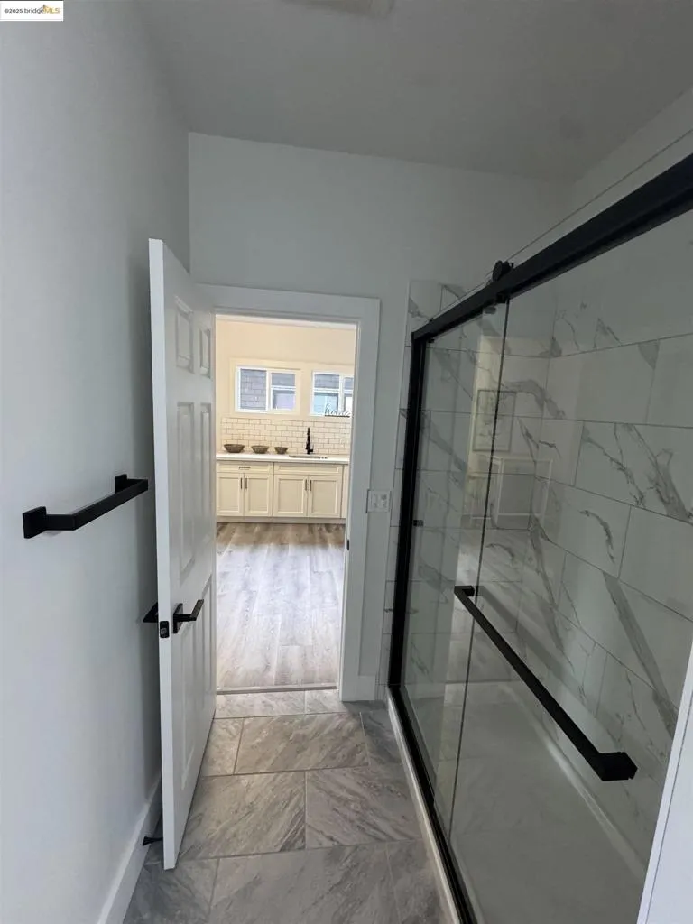 878 Athens Ave, Oakland, California 94607 home-pic-15