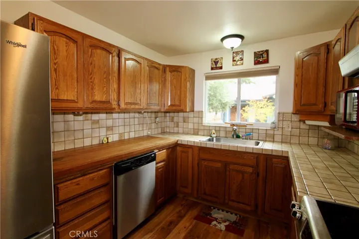 8451 Gibson Lane, Potter Valley, California 95469