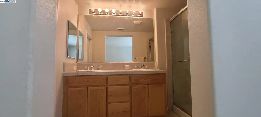 4299 Fitzwilliam St, Dublin, California 94568