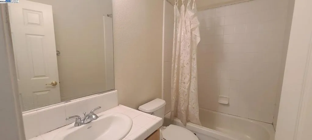 4299 Fitzwilliam St, Dublin, California 94568